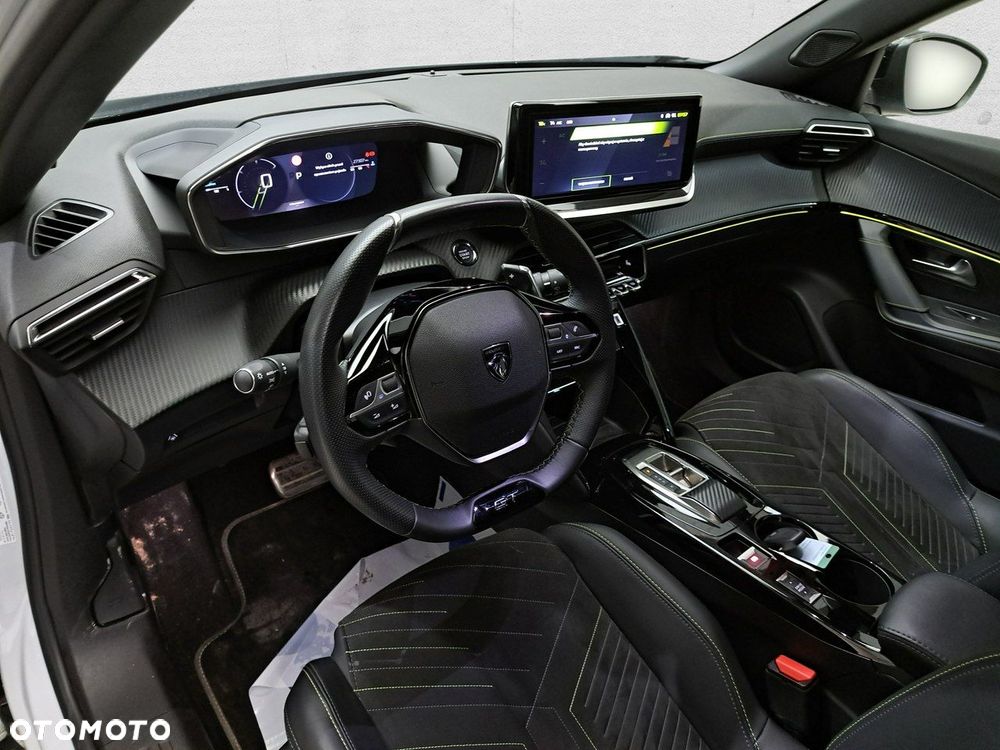 Peugeot 2008 - 11
