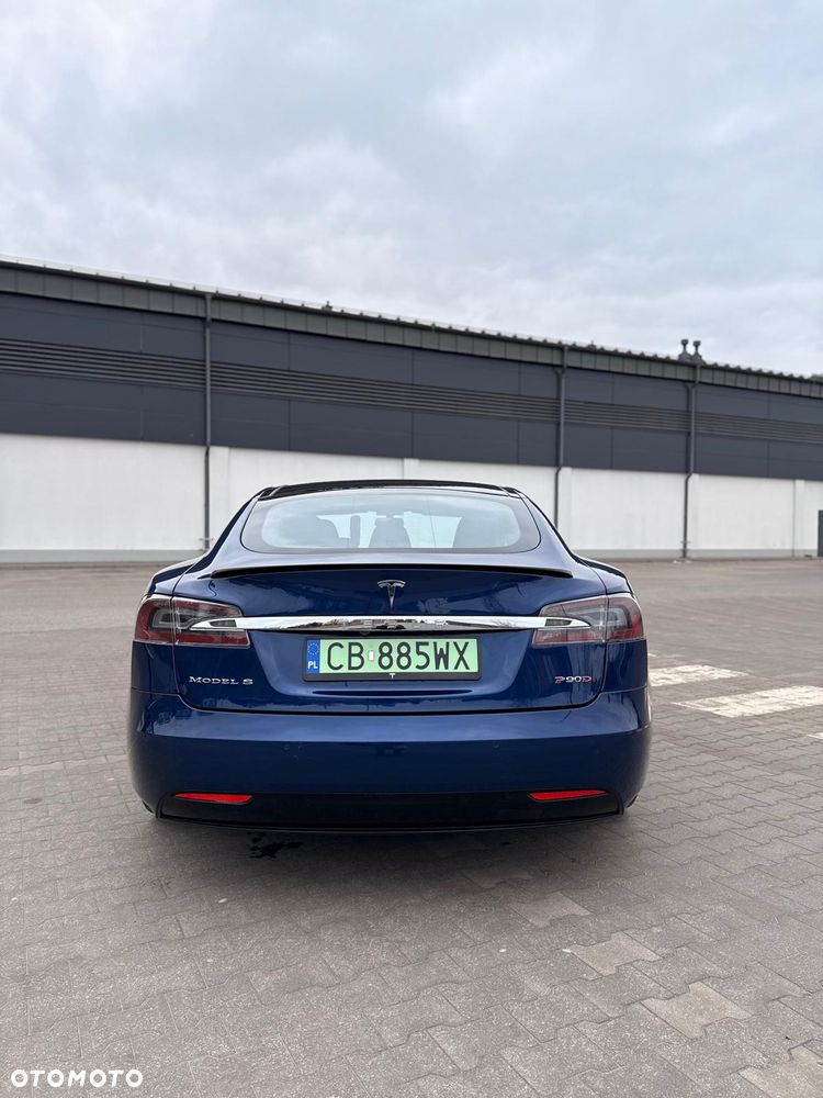 Tesla Model S Dual Motor Allradantrieb Performance - 12