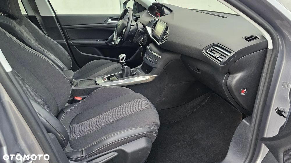 Peugeot 308 BlueHDi FAP 120 Stop&Start Allure - 34