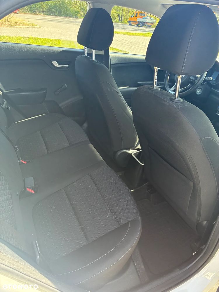 Kia Rio 1.2 M - 7