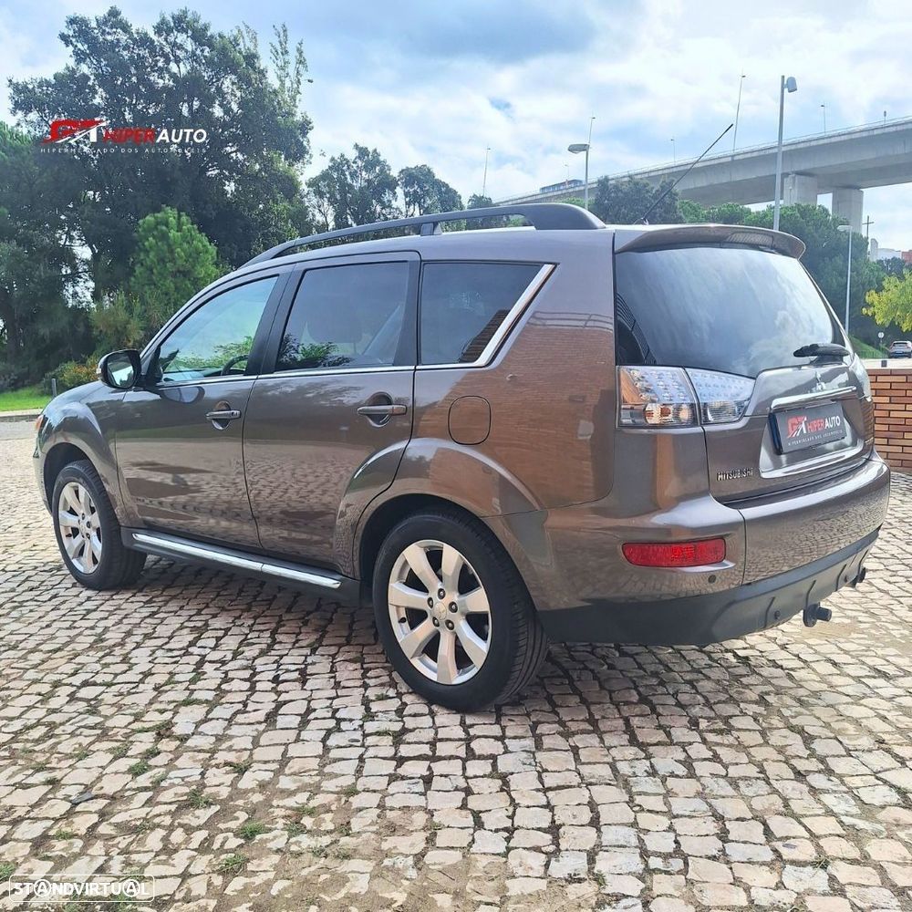 Mitsubishi Outlander - 4