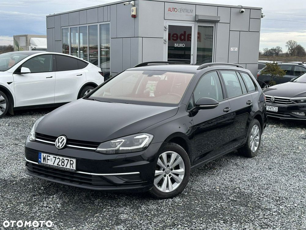 Volkswagen Golf - 1