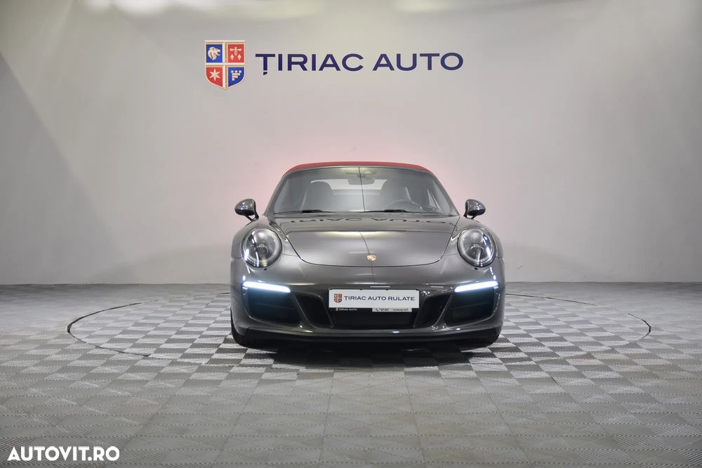 Porsche 911 Carrera 4 GTS PDK - 8