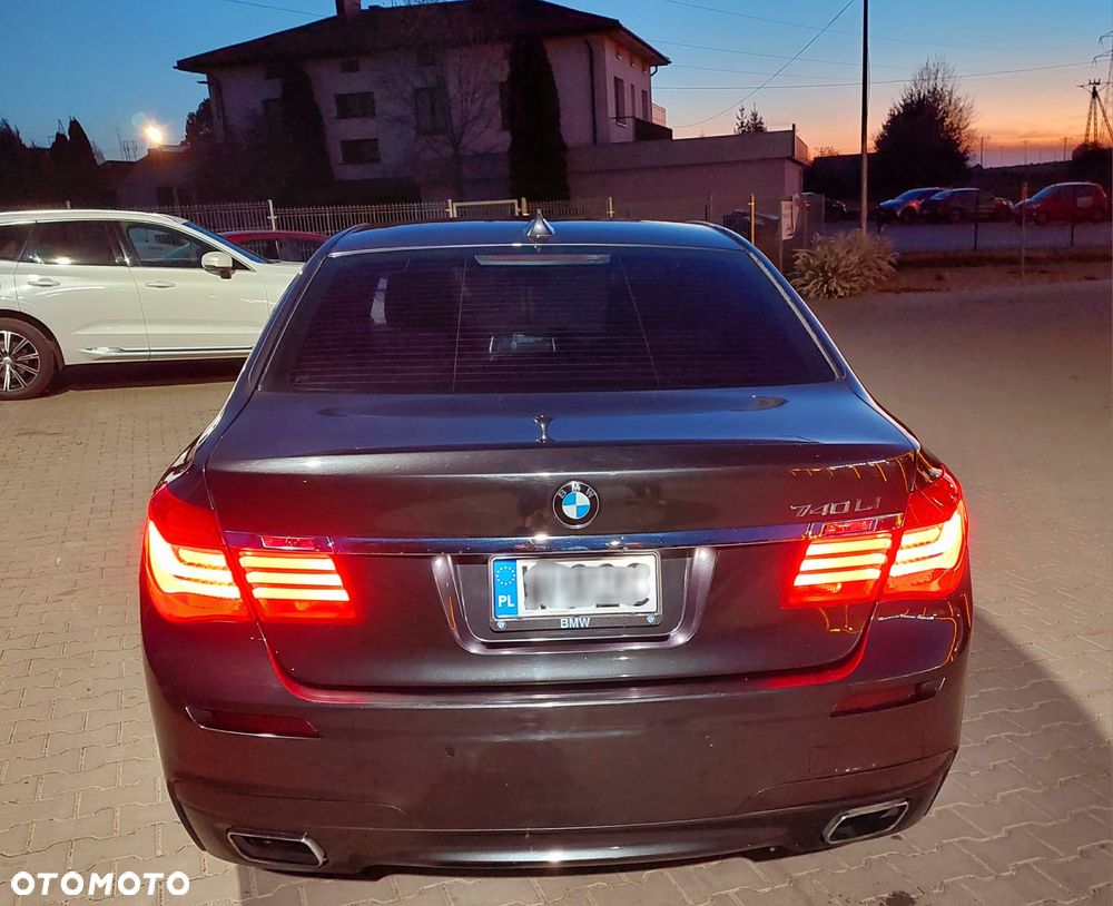 BMW Seria 7 740Li - 11