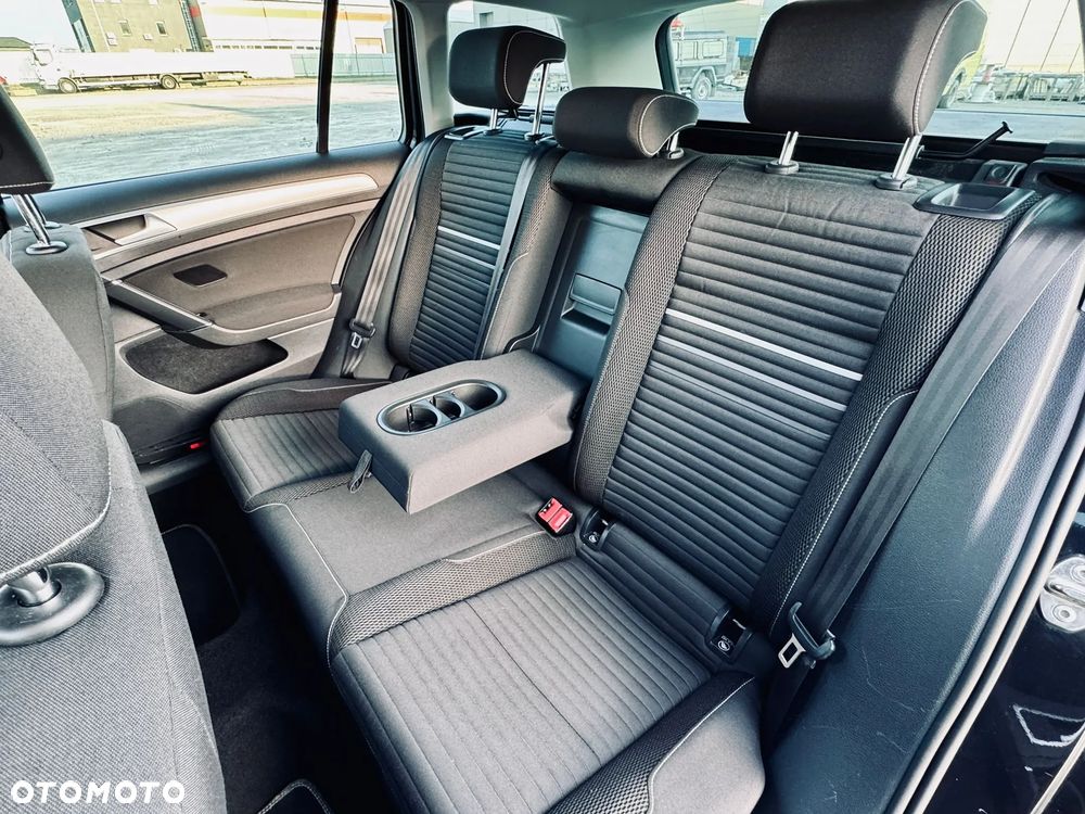 Volkswagen Golf - 16