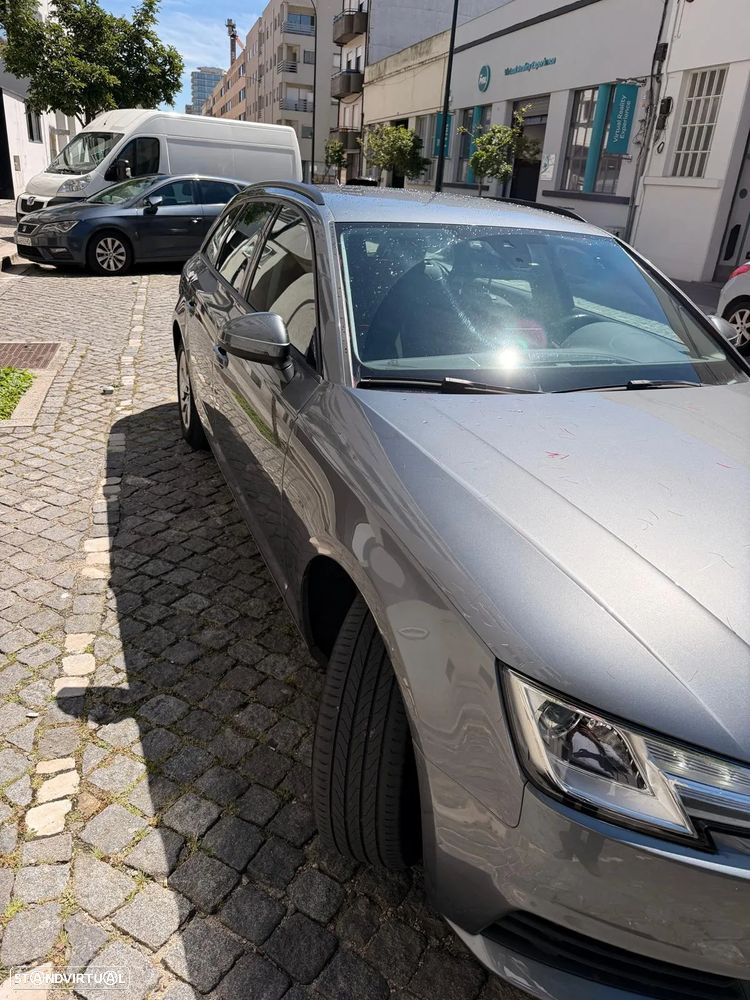 Audi A4 Avant 2.0 TDI Business Line - 2