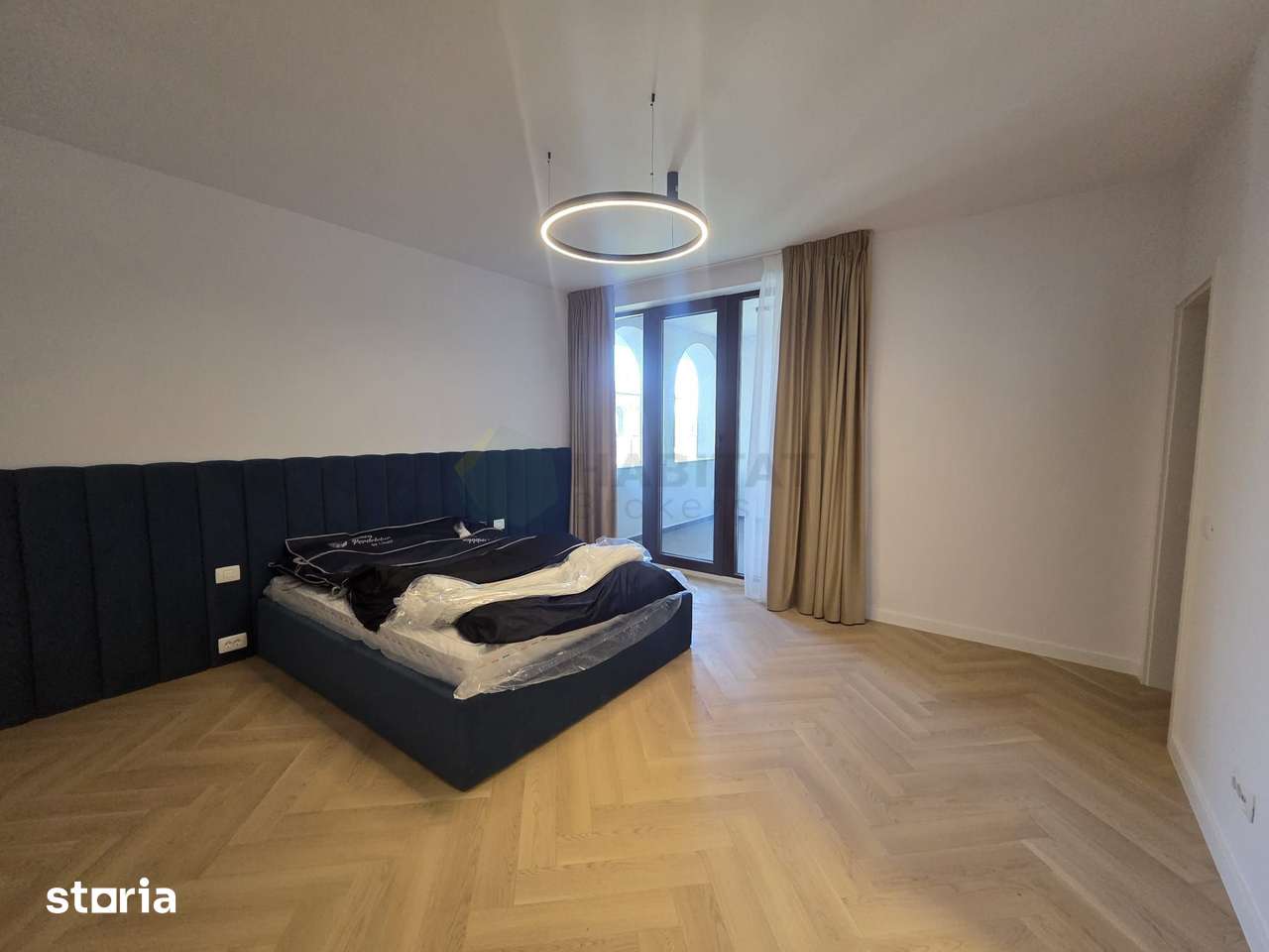 Casă tip townhouse cu grădină proprie în Tunari Park Villas - Imagine principală: 5/19