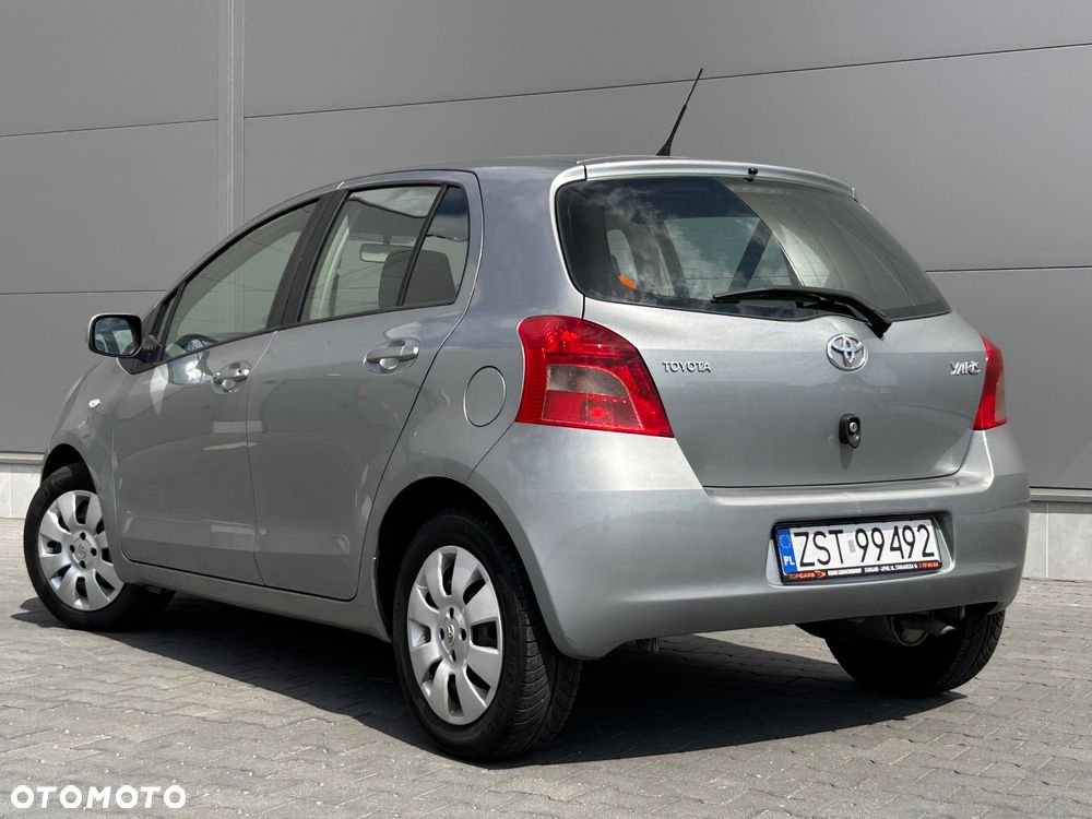 Toyota Yaris 1.3 Sol - 3