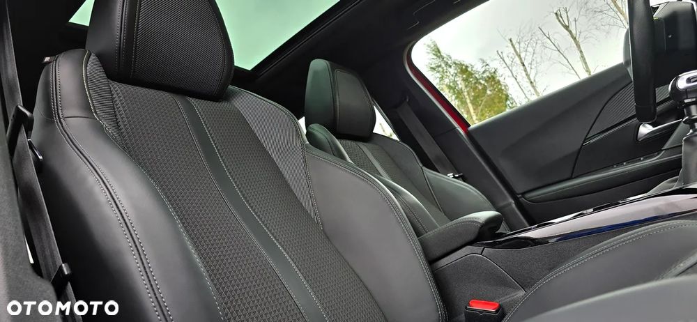 Peugeot 2008 1.2 PureTech GT Line S&S - 6