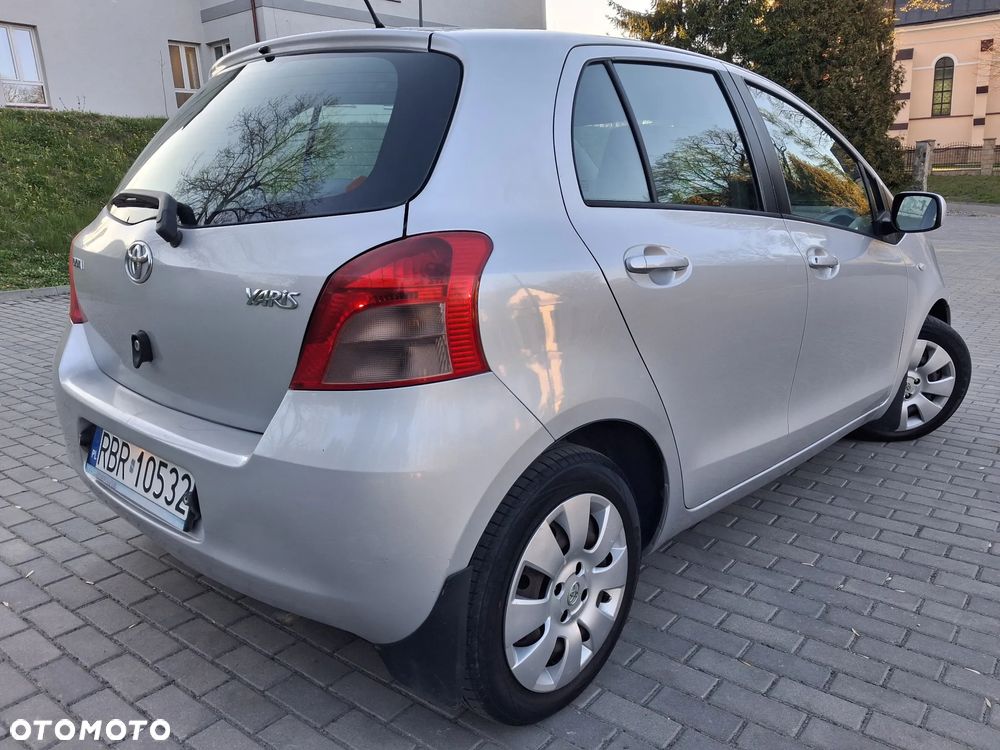 Toyota Yaris 1.3 Unlimited - 5