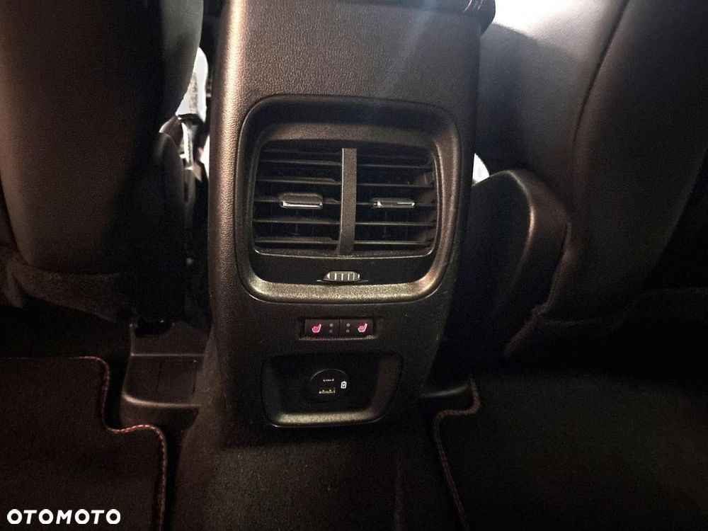 Ford Kuga 2.5P PHEV FWD ST-Line - 17