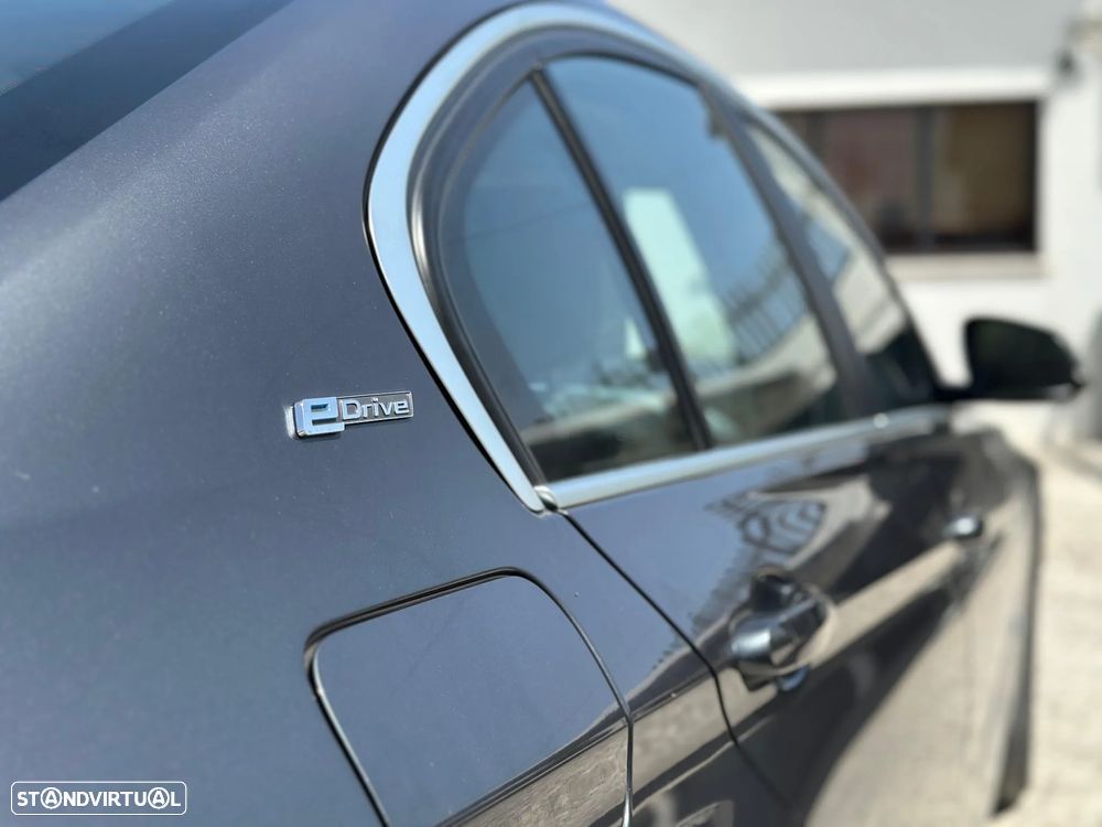 BMW 330 e iPerformance - 8