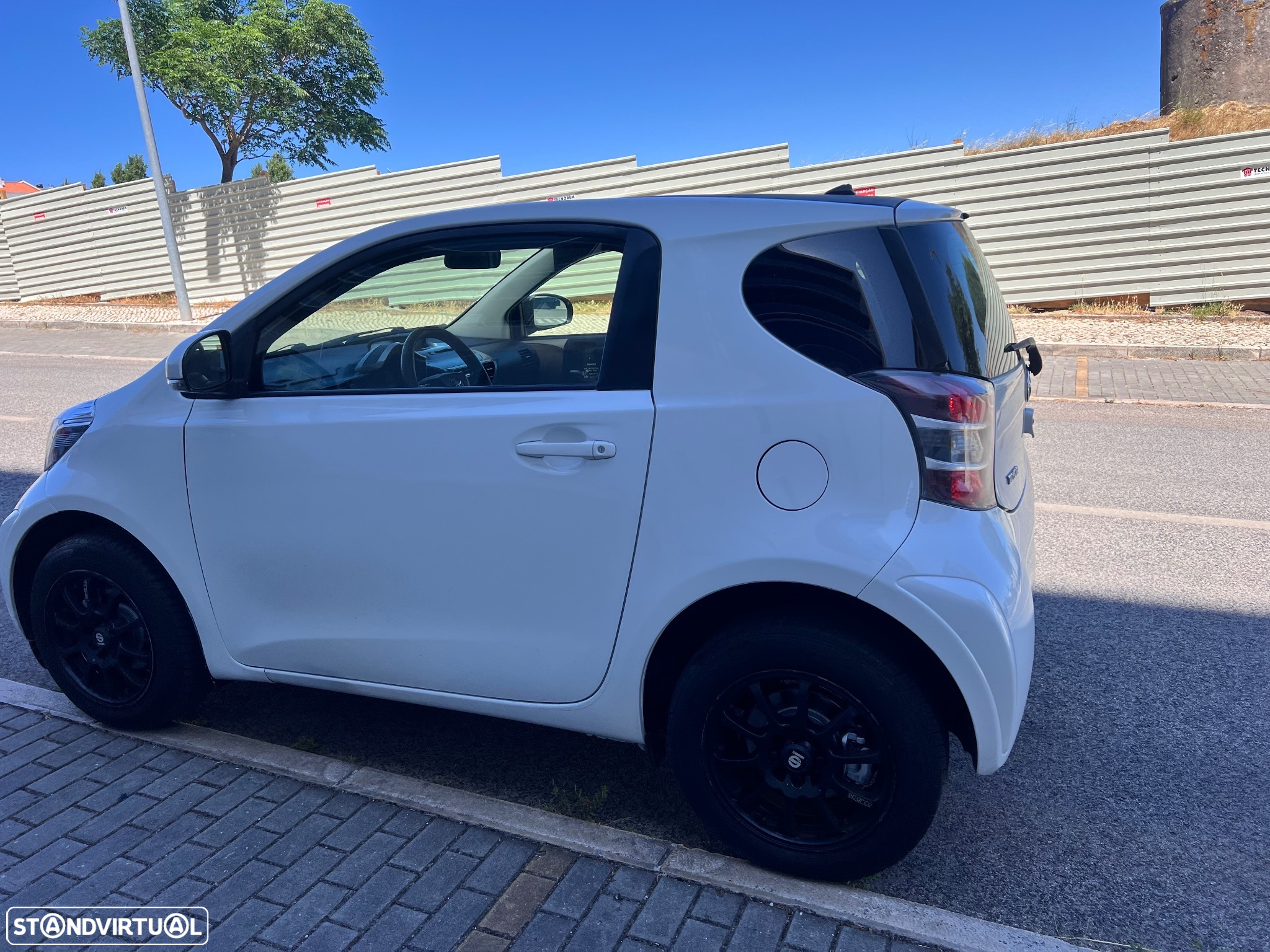 Toyota iQ 1.33 VVT-i 2 MultiDrive - 9