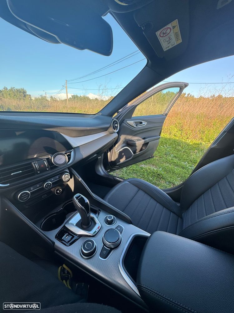Alfa Romeo Giulia 2.2 D Sprint AT8 - 13