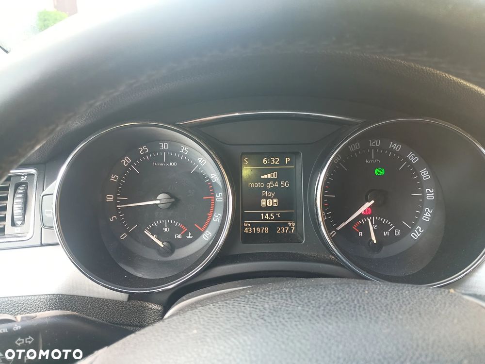 Skoda Superb 2.0 TDI Family DSG - 4