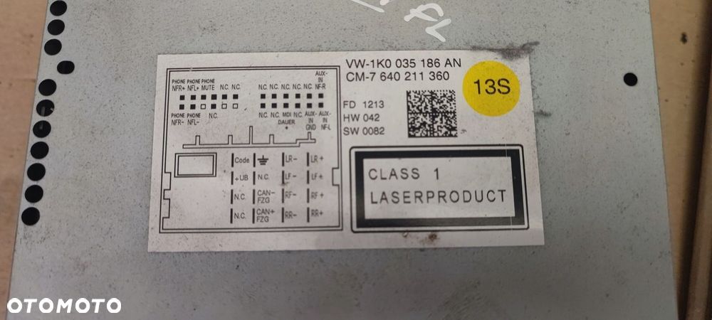 VW CADDY III LIFT 10-15r. RADIO FABRYCZNE CD  KOD - 2