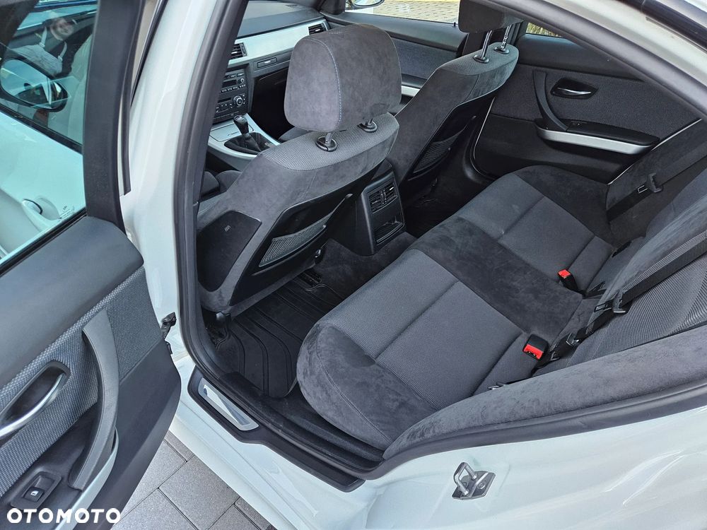 BMW Seria 3 318d M Sport EU6 - 10