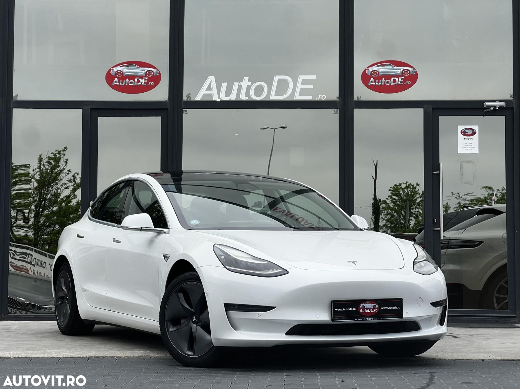 Tesla Model 3 - 2