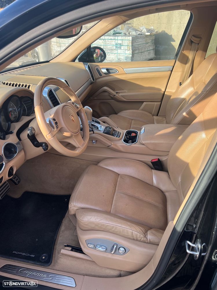 Porsche Cayenne S - 9