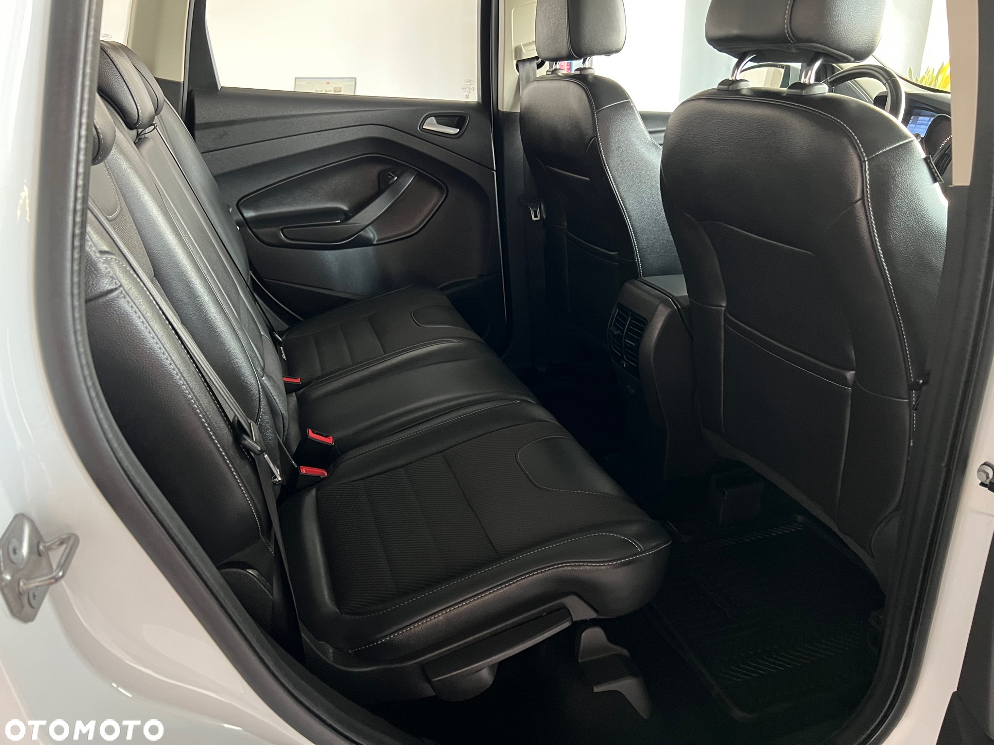 Ford Kuga - 28