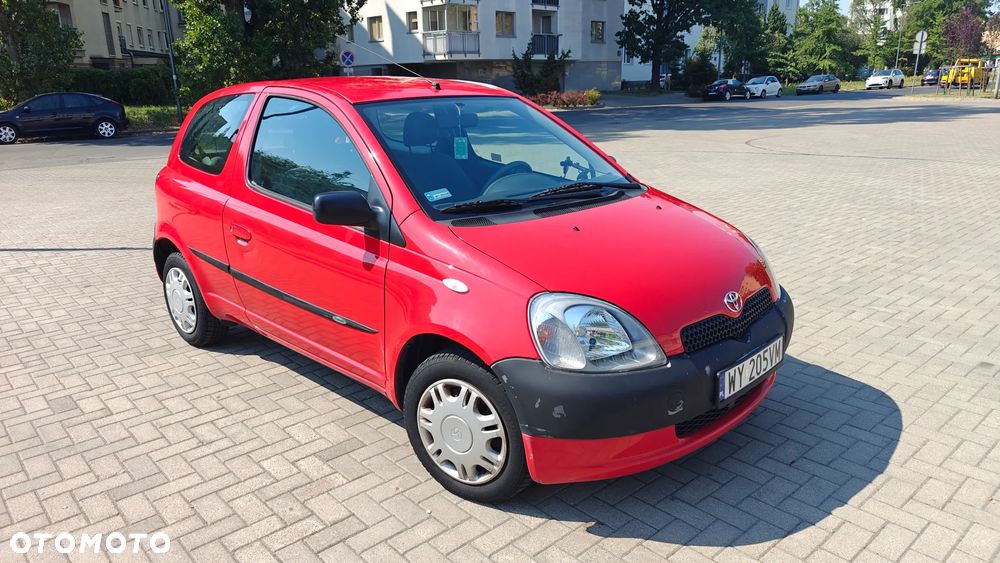 Toyota Yaris 1.0 Base - 1