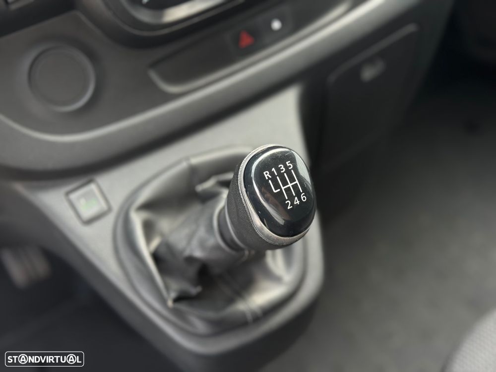 Renault Trafic 2.0 DCI Longa C/IVA DEDUTIVEL - 13