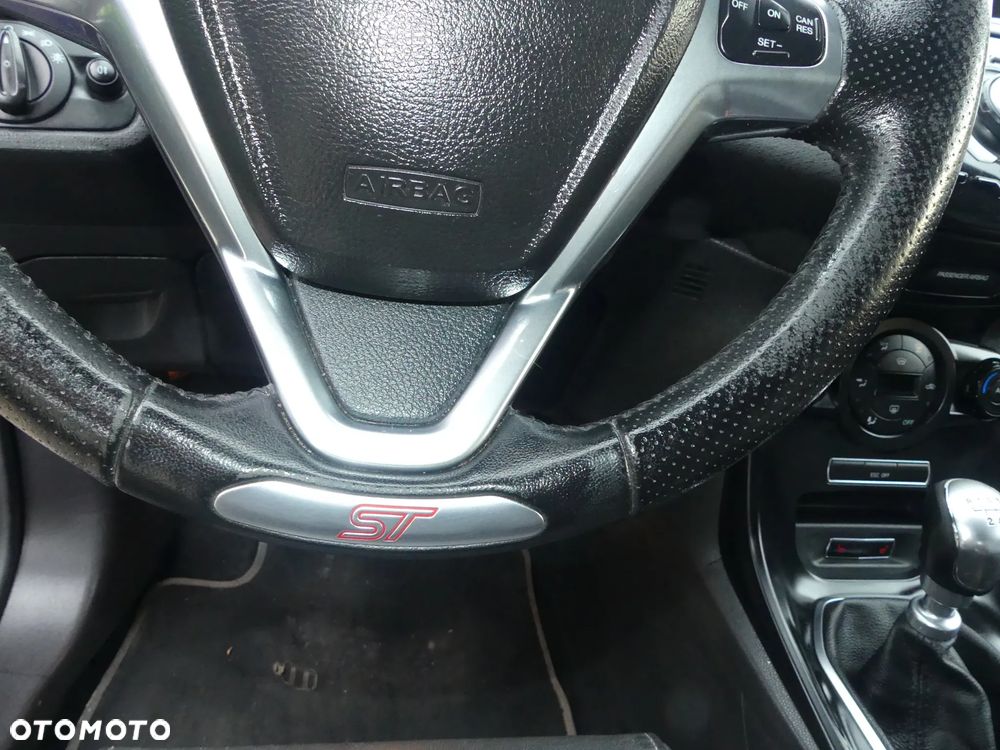 Ford Fiesta ST - 33