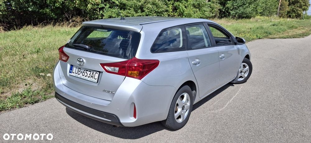 Toyota Auris - 4