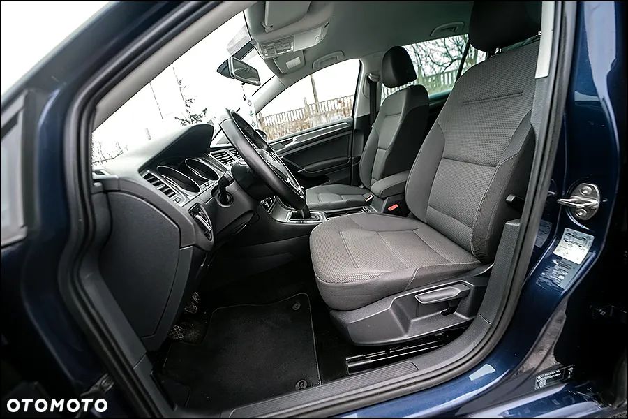 Volkswagen Golf - 17