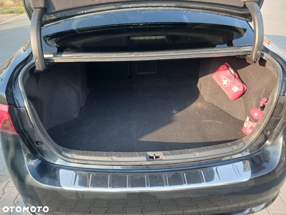 Toyota Avensis 2.0 Premium MS - 17