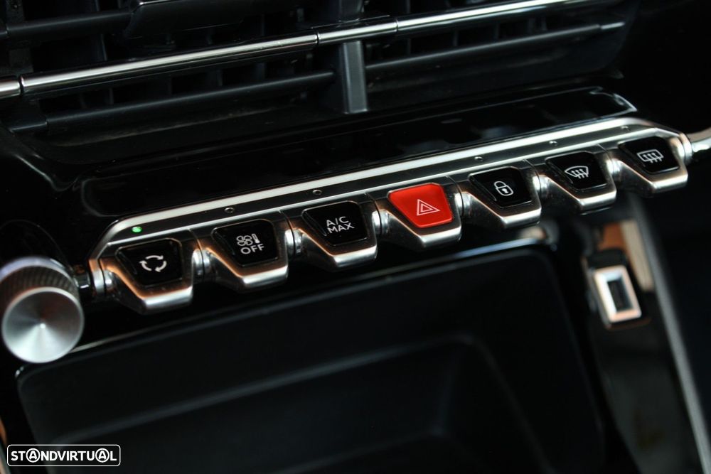 Peugeot e-208 50 kWh Allure - 32