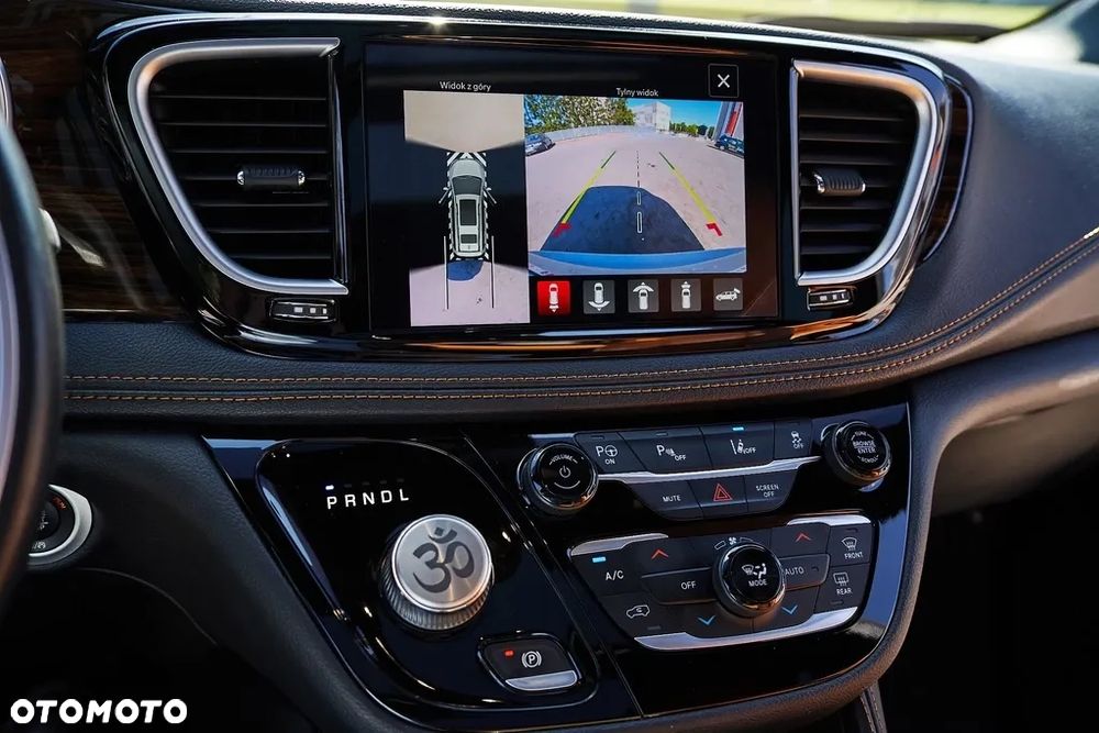 Chrysler Pacifica - 6