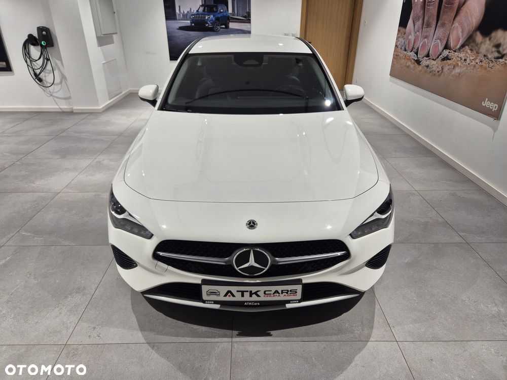 Mercedes-Benz CLA 200 7G-DCT - 3