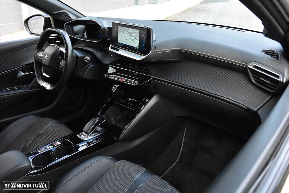 Peugeot e-208 GT - 46