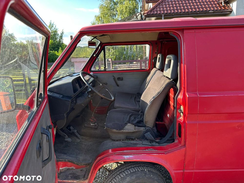 Volkswagen Transporter Caravelle CL 255 592/Z04 - 2