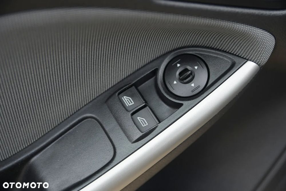 Ford Focus 1.6 Ti-VCT Titanium - 26