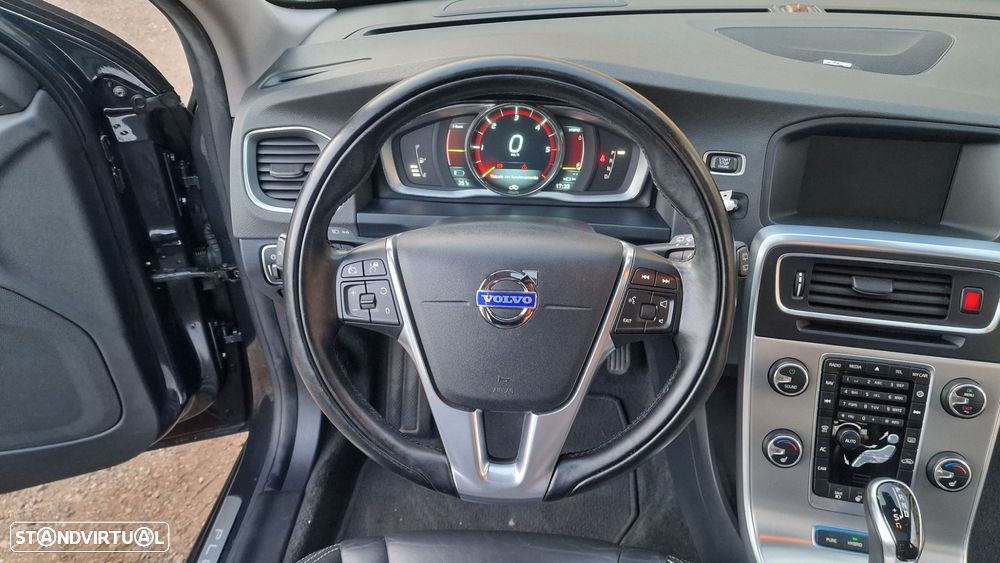 Volvo V60 D6 Plug-In-Hybrid AWD Geartronic Summum - 20