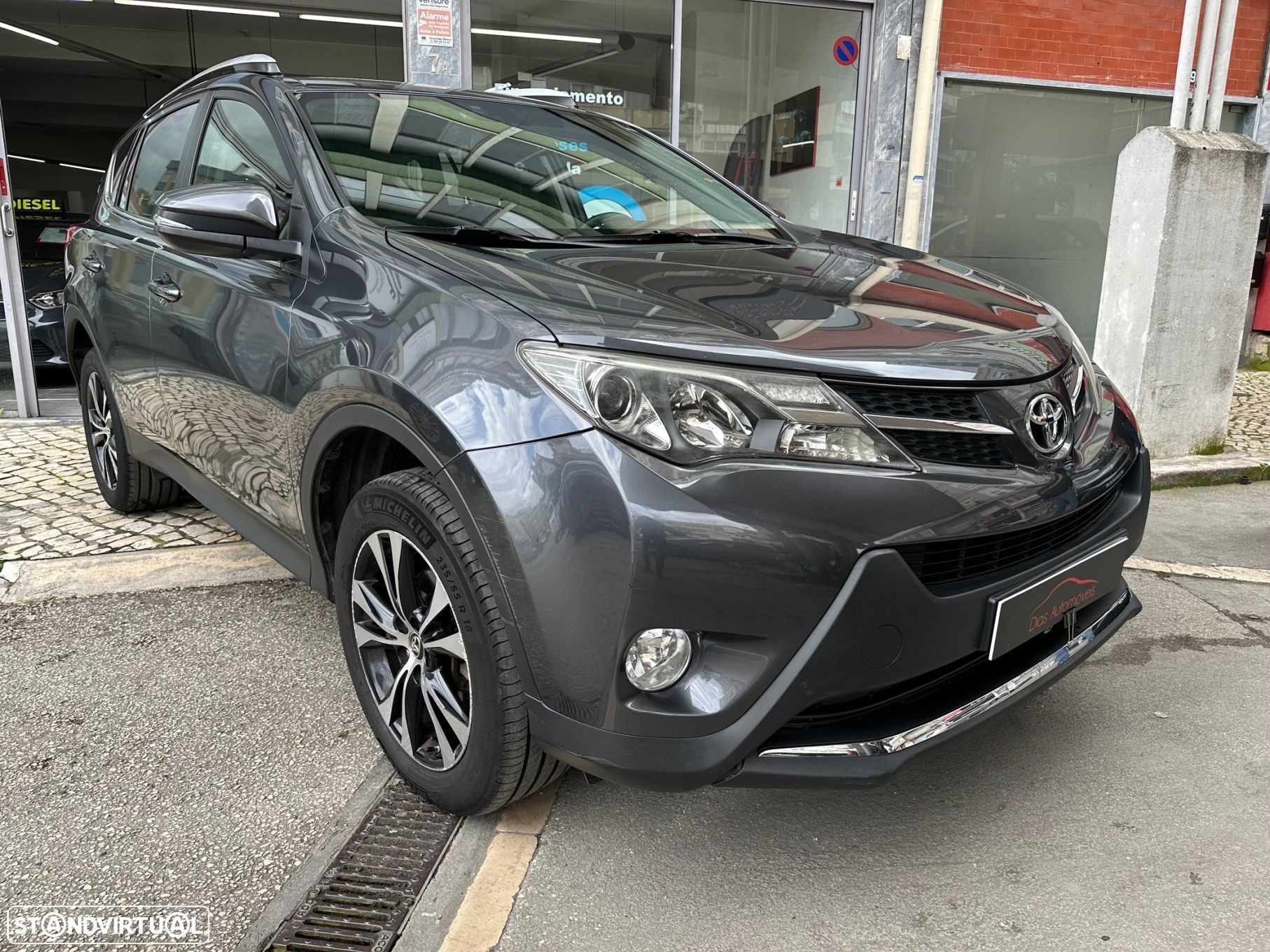Toyota RAV4 - 1