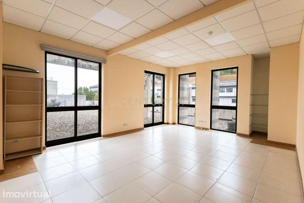 Escritório com 62 m², lugar de estacionamento e elevado potencial de c - Grande imagem: 4/17