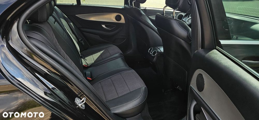 Mercedes-Benz Klasa E 220 d 4Matic 9G-TRONIC Avantgarde - 9