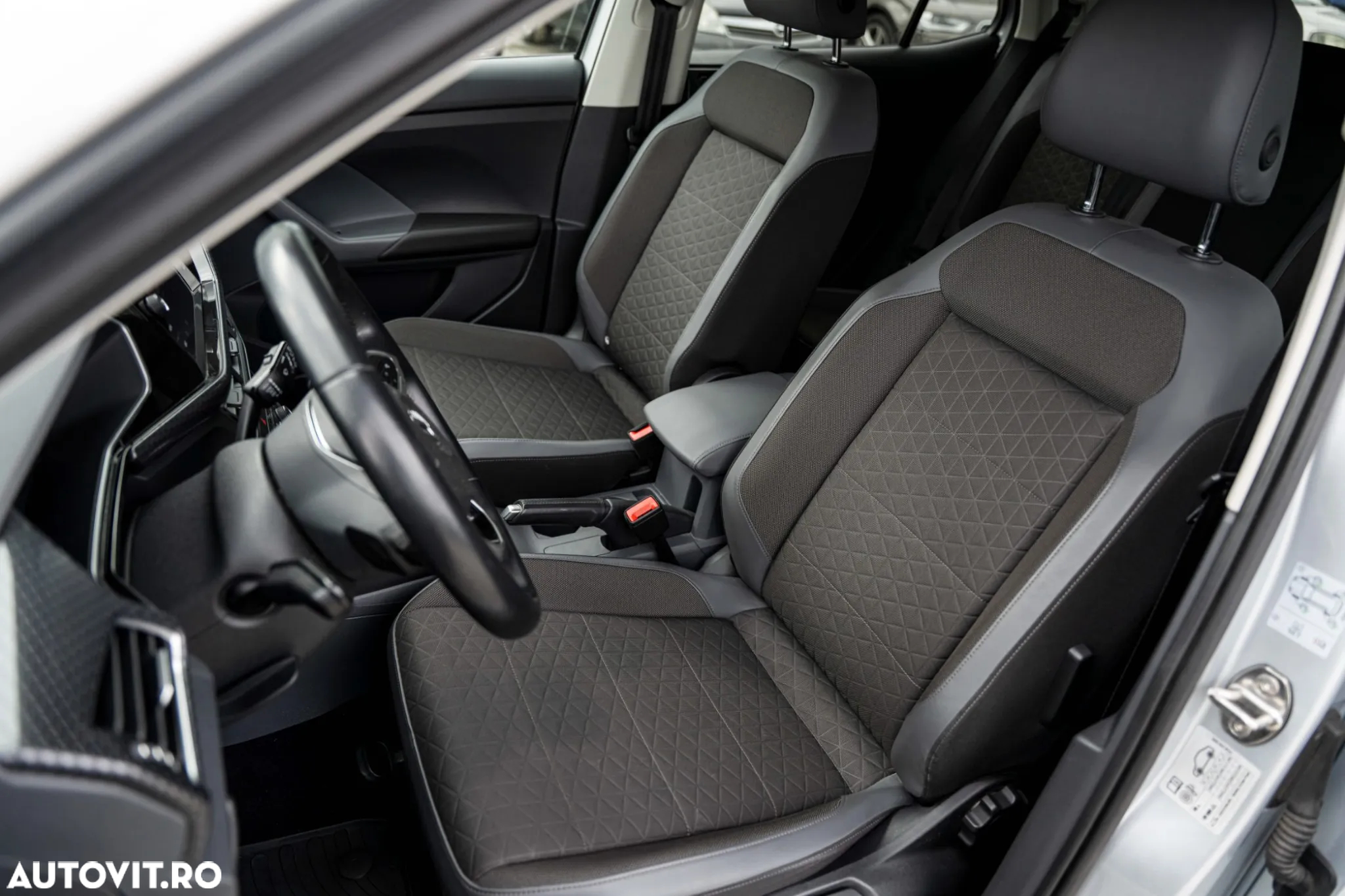 Volkswagen T-Cross 1.6 TDI SCR DSG Style - 14