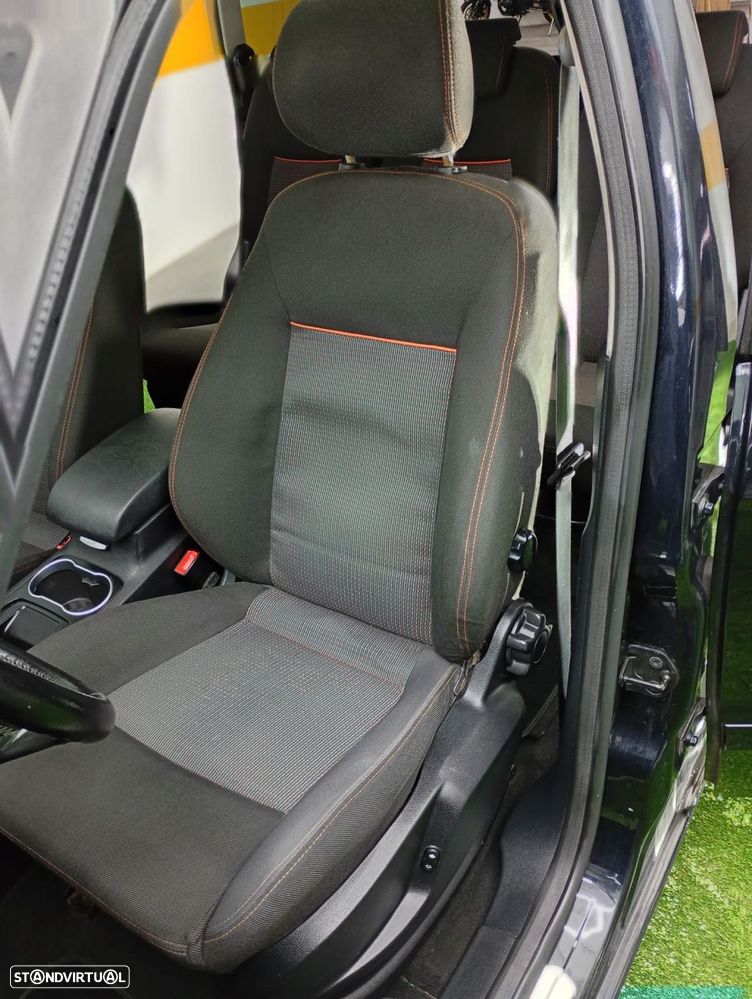 Ford S-Max 1.6 TDCi Trend Busine.7L - 21