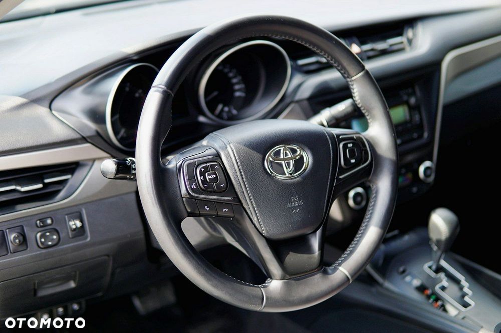 Toyota Avensis 1.8 Active MS - 12