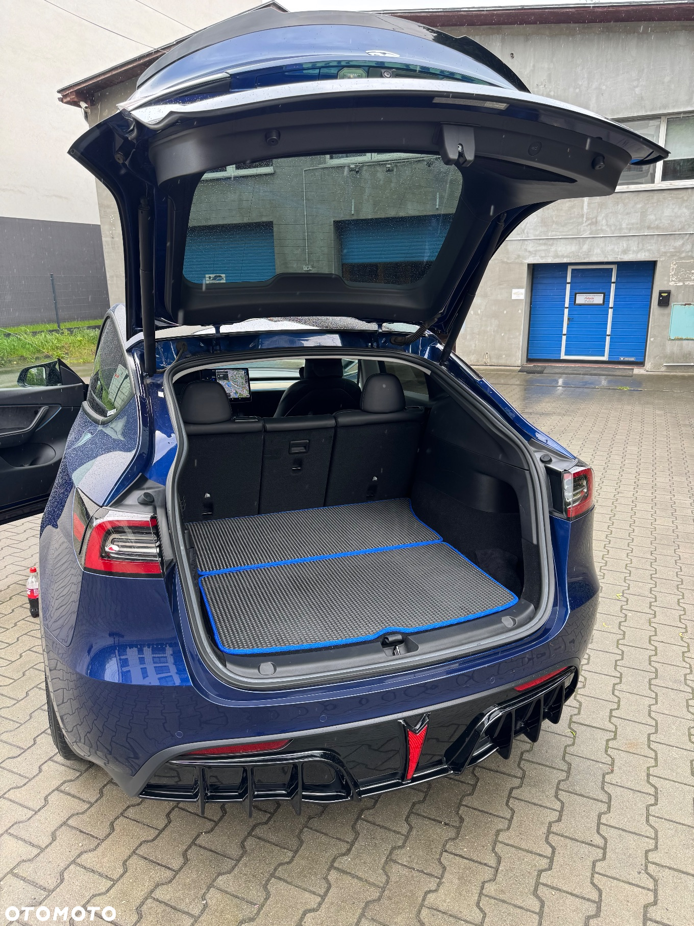 Tesla Y - 21