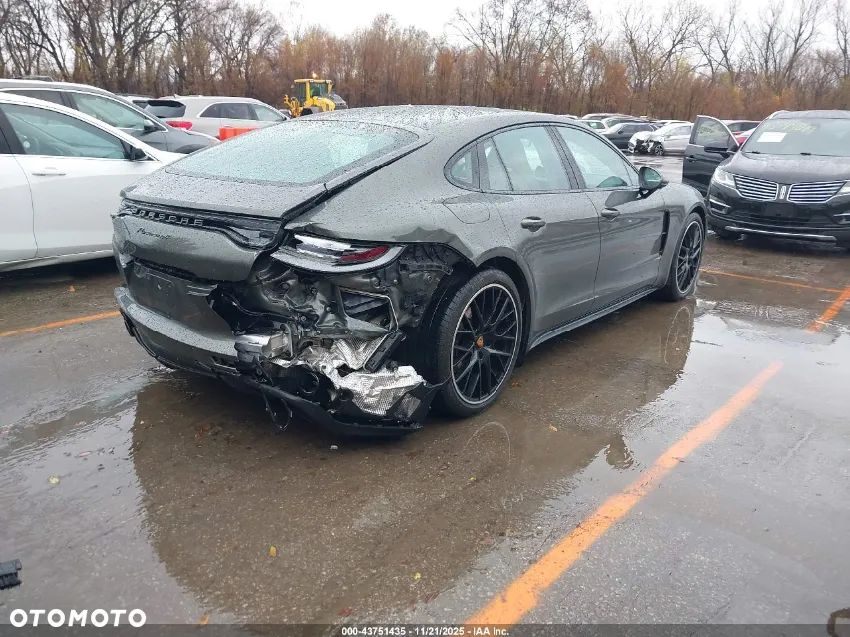 Porsche Panamera 4 Platinum Edition - 5