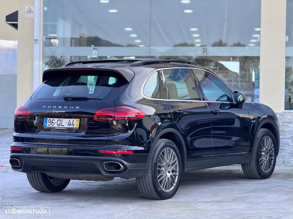 Porsche Cayenne - 4
