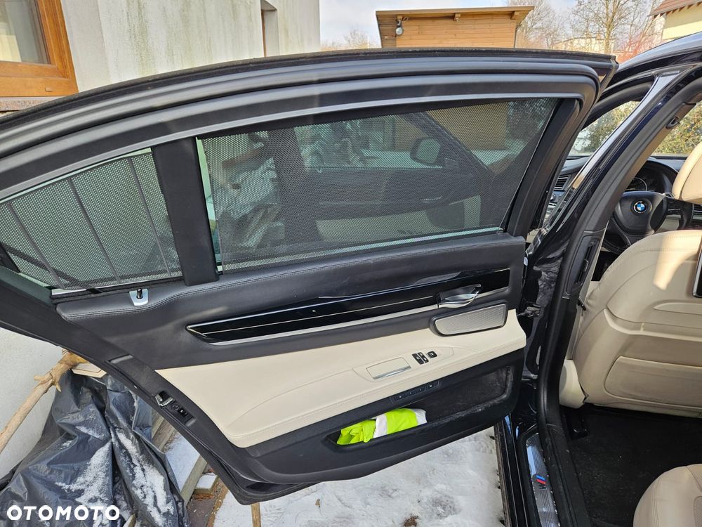 BMW Seria 7 750Ld xDrive Blue Performance Edition Exclusive - 12