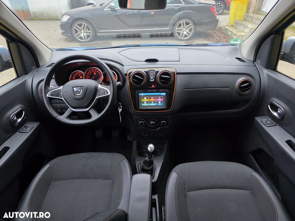 Dacia Lodgy dCi 110 Stepway Celebration - 4