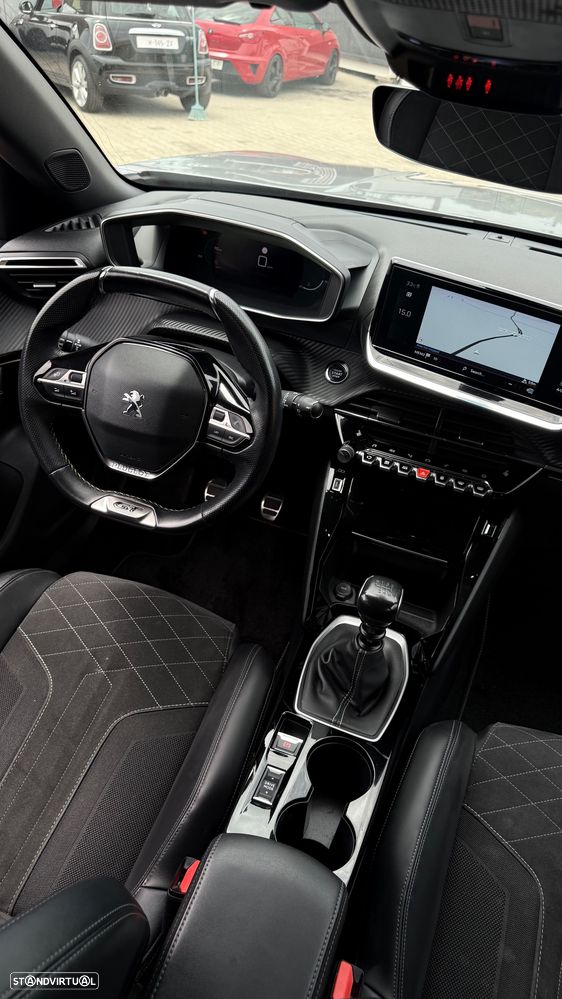 Peugeot 2008 ver-1-2-puretech-gt - 9
