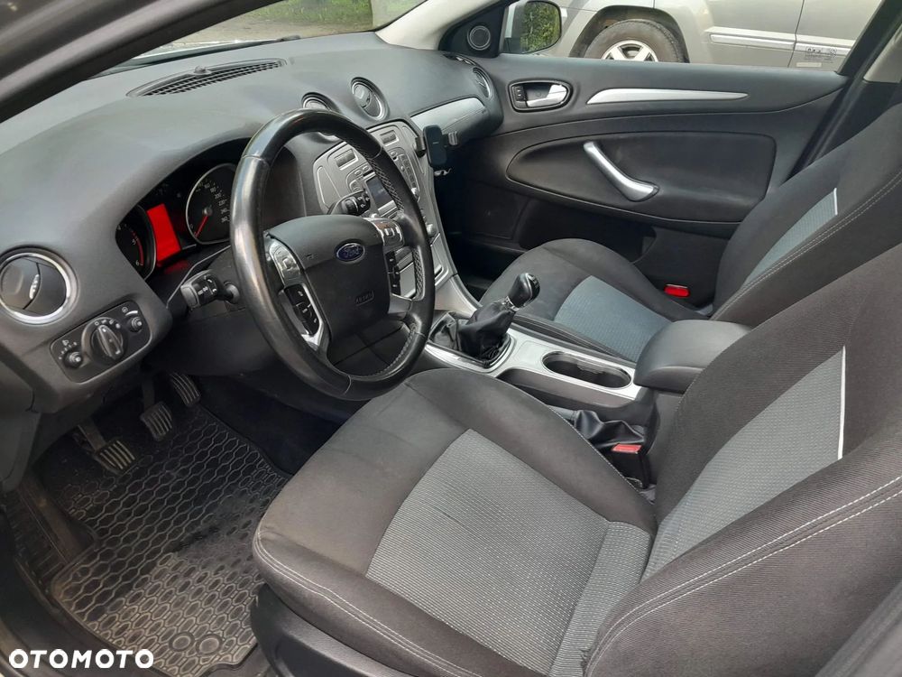 Ford Mondeo 1.8 TDCi Trend - 18